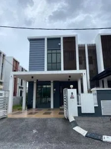 F4 ROOM 4 PRIVATE BATHROOM 4B12B 5 min City Center - Kampong Pasir Puteh