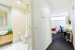 Simple on Swanston - A Central Student Accom Studio