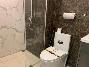 A1步行街附近 豪华公寓 1楼直通泳池Arcadia beach 高速网络智能电视