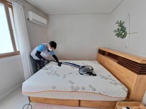 Dongpirang Purple House 1