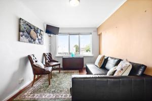 Fitzroy meets Clifton Hill at this Cosy Retreat