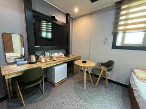 Maldives Hotel & Hostel