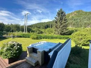Banpim hillside Lofoten with Jacusszi - Jerstad