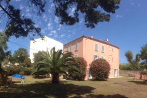 Appartements T3 au centre ville de Calvi, plages, jardin, parking : photos des chambres