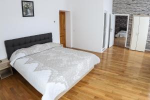 Floasiu Residence Guesthouse