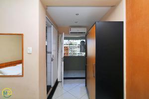 Studio com pequena varanda em Copacabana