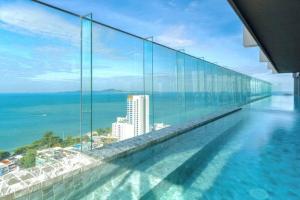 Luxury suite with sea view.