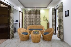 Lily 3BHK by Wabi Sabi Stays with Private Balcony