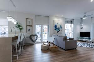 Cinco balcones a la Catedral by Unique Rooms