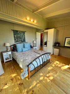 Moonriver has 2 cottages with different views