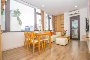 Sumitomo 5 Apartment at 81 Linh Lang Street