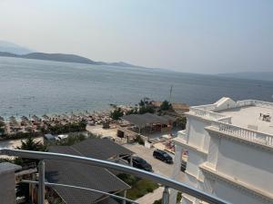 ENTi Apartments - Africana Beach