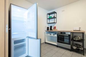 Stay & Work - 6 single beds - central