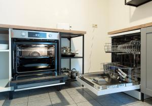 Stay & Work - 6 single beds - central