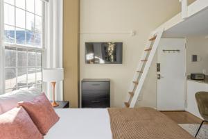 South Boston Studio nr Restaurants BOS-746