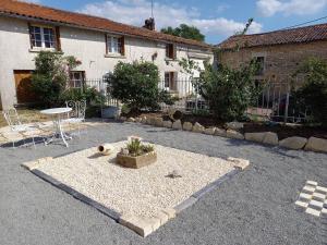 Maisons de vacances Jolie charentaise dans la campagne de saintonge : photos des chambres