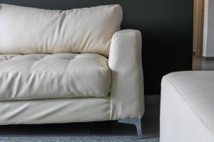 Modern 2 bed apartment, Secure estate