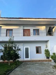 Comfortable and Luxurious home - Bathoria