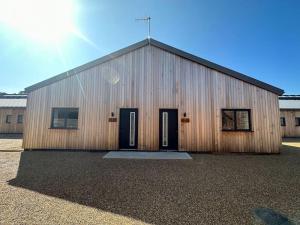 *BRAND NEW* Lop Barn - Barn conversion