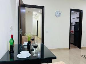 BluO 1BHK - DLF CyberCity, Balcony, Lift, Parking