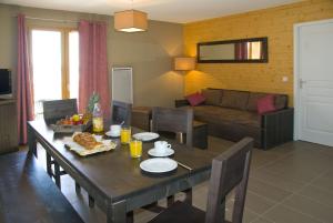 Appart'hotels Lagrange Vacances Le Pic de l'Ours : Appartement 1 Chambre avec Alcôve ou 2 Chambres (6 Adultes)