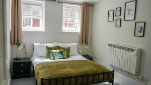 Canterbury Apartment with Parking - Monthly Stays