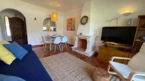 Superb apartment with patio and direct access to pool