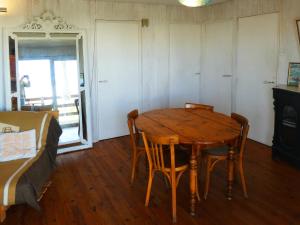 UN CHALET EN BOIS A LA PLAGE