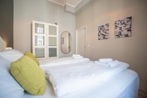 Beautiful New Apartment near City Center