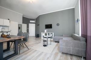 Beautiful New Apartment near City Center