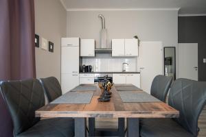 Beautiful New Apartment near City Center