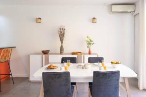 C9 - 2 BDR 10 min Palais Festivals & Sea - AC, Parking & Balcony