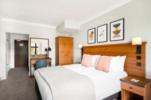 voco Lythe Hill Hotel & Spa by IHG