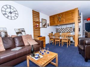 Appartement 2* à La Daille, Ski aux Pieds - FR-1-518-103