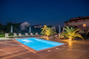 Villa Esea: Poolside Paradise & Relaxing Retreats