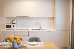 Villa Esea: Poolside Paradise & Relaxing Retreats