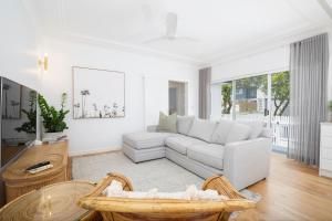 Blissful Merewether Beach Cottage - A Coastal Gem