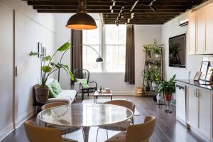 Loft-Style Living - Sophisticated Urban Retreat