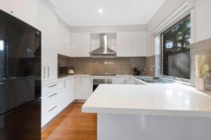 Rosebud Seascape A Modern Family Retreat