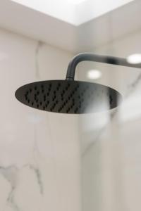 The Forest - Luxe Central Apt with free secured parking