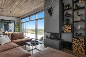 Luxurious 4BR Summerhouse with Hot Tub and Sauna