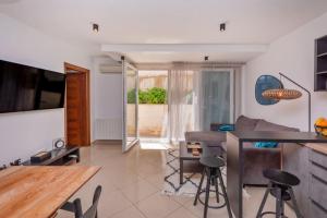 Stylish two bedroom apartment&garage parking place