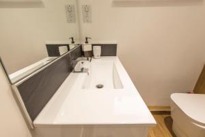 The Avenue Apartment