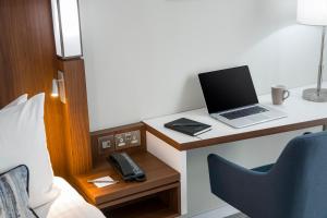 Standard Twin Guest Room room in Courtyard by Marriott Inverness Airport