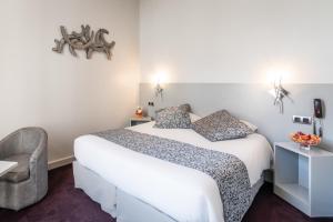 Hotels Hotel des Ducs : photos des chambres