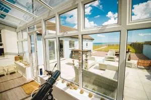 Sea View Beachfront House - Happisburgh