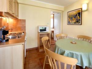 Luxury apartment with a microwave 2 5km from historic Porec