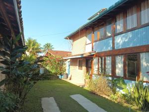 Casa com piscina a 150m da Praia do Lázaro