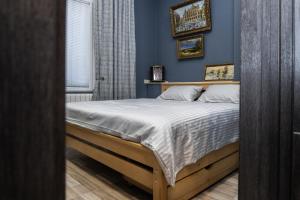 Old Town Italian Courtyard