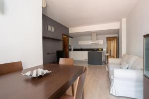 Sunny Beachside Haven 2 BD in the Marina District